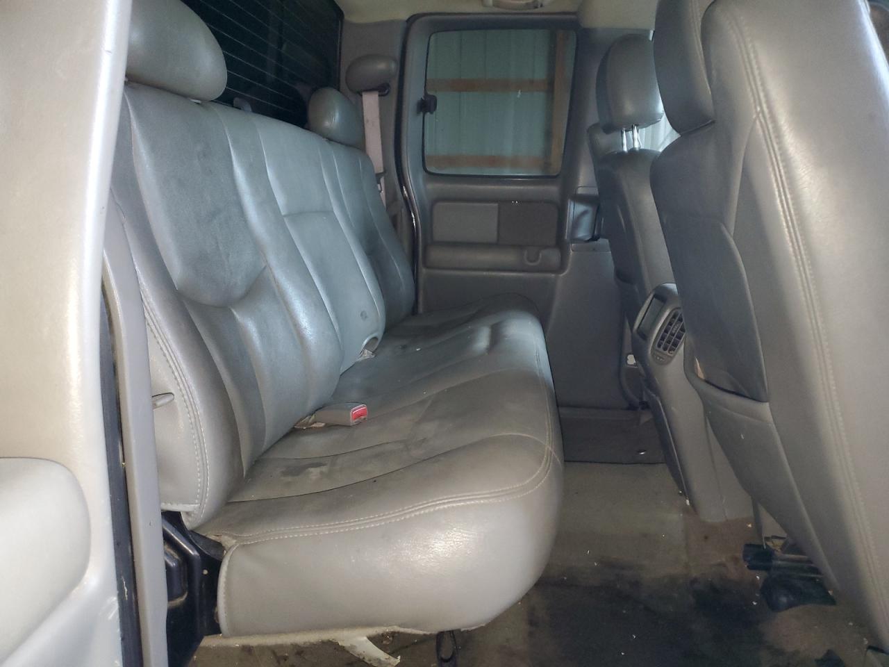 GMC Sierra K2500 Heavy Duty Image 4