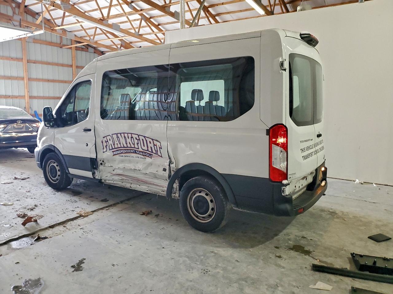 Ford Transit T-150 Image 9