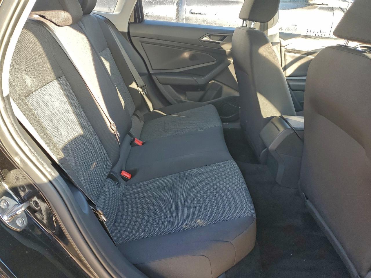 Volkswagen Jetta S Image 7