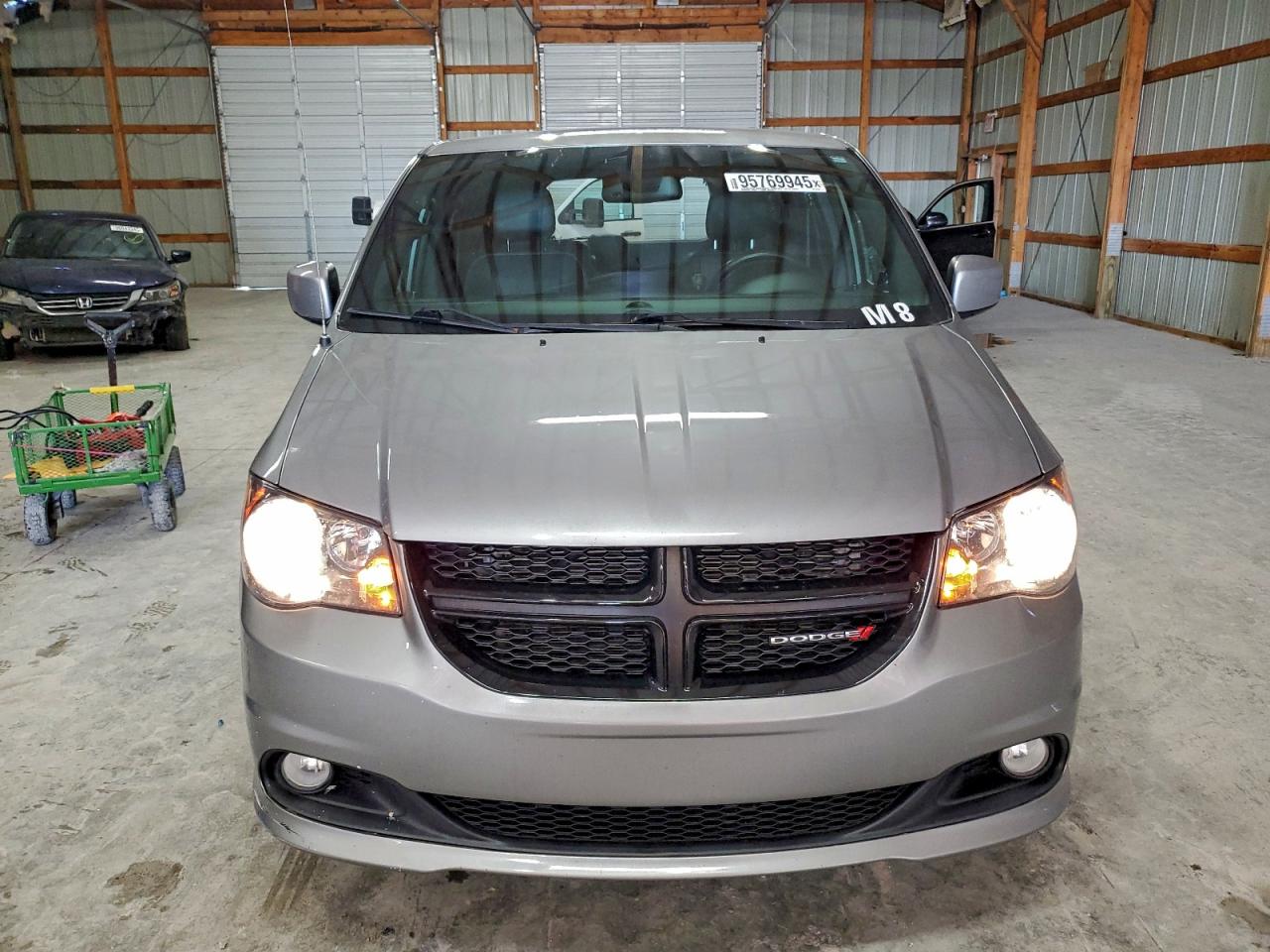 Dodge Caravan Sxt Image 2