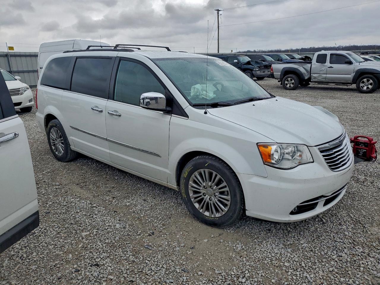 Chrysler Minivan Touring L Image 8