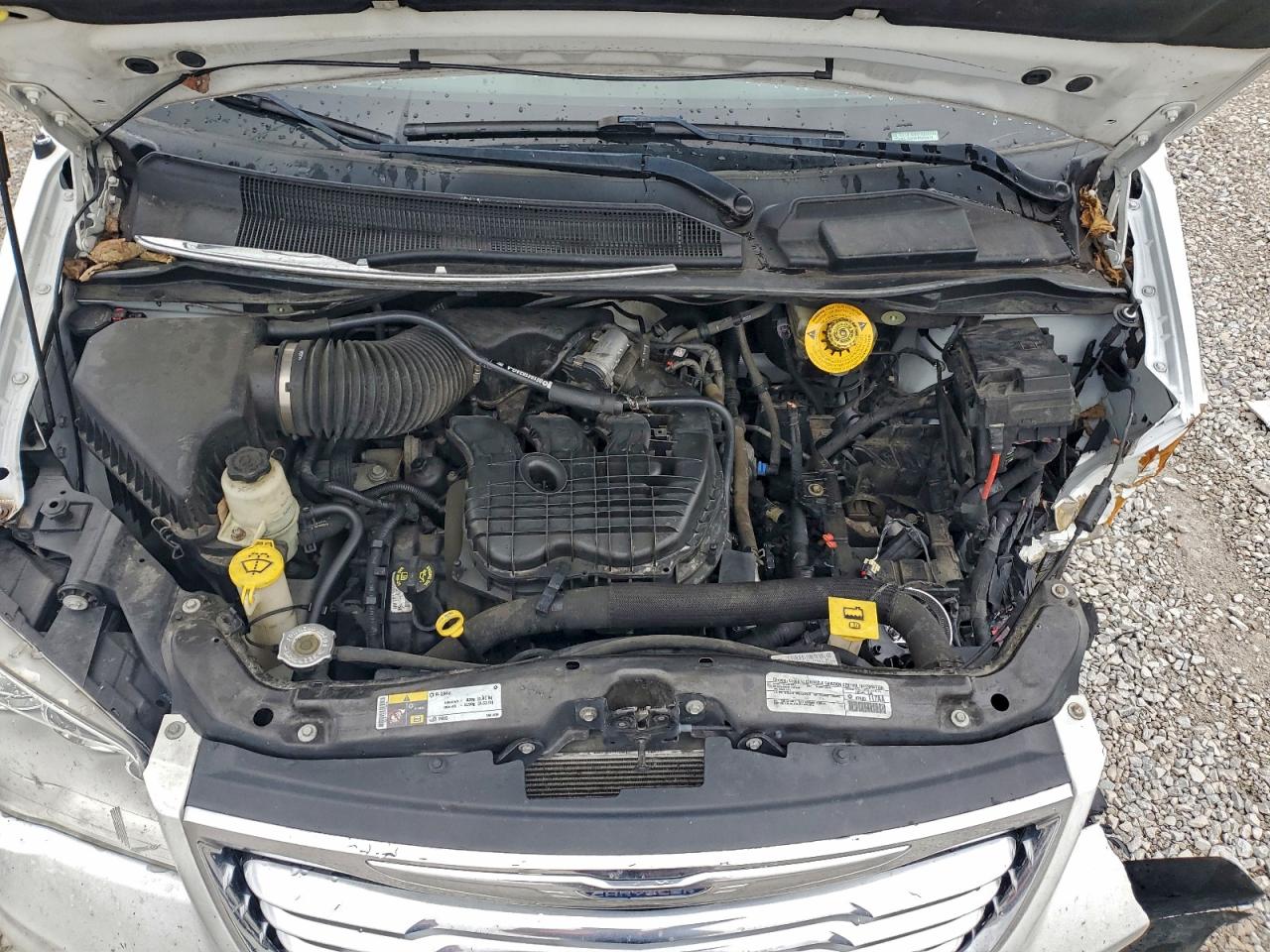 Chrysler Minivan Touring L Image 12