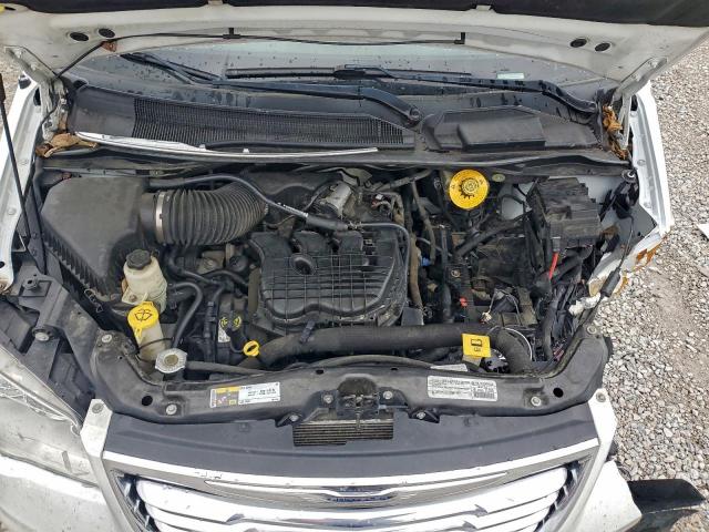 Chrysler Minivan Touring L Image 12