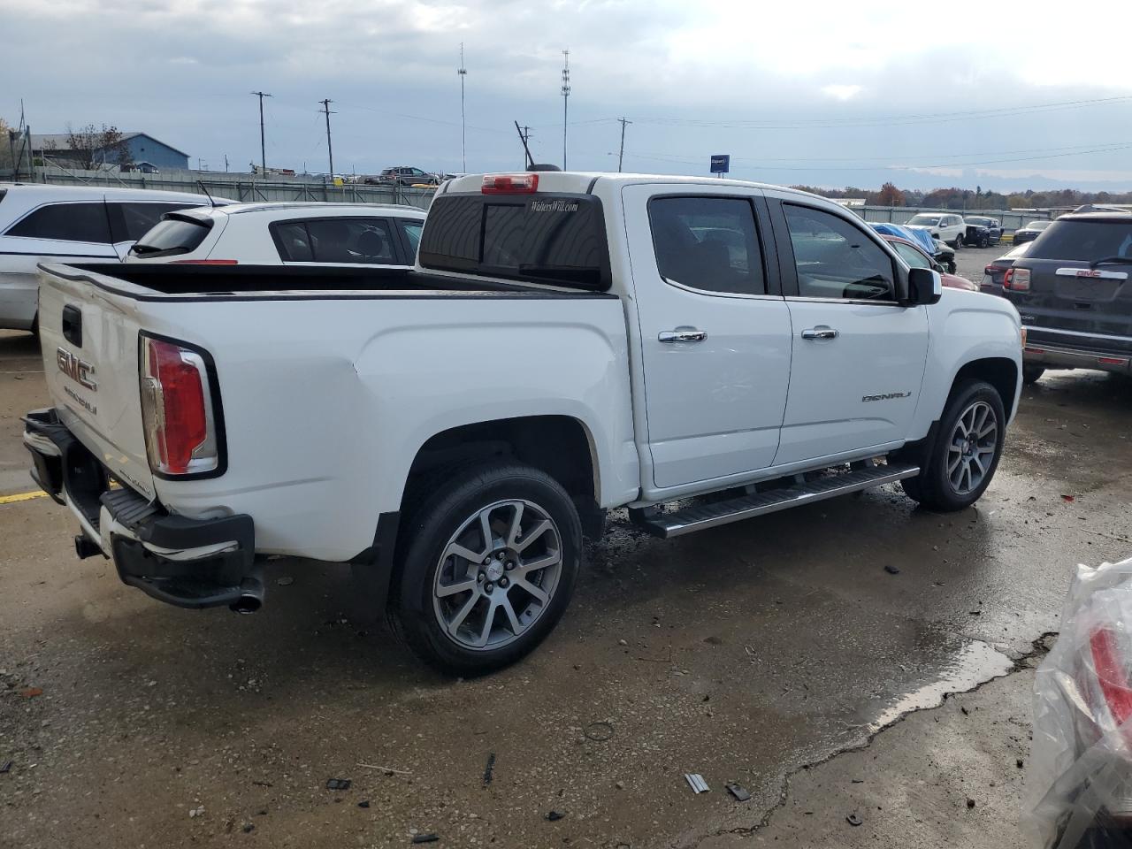 GMC Canyon Denali Image 12
