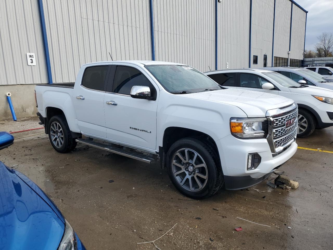 GMC Canyon Denali Image 11