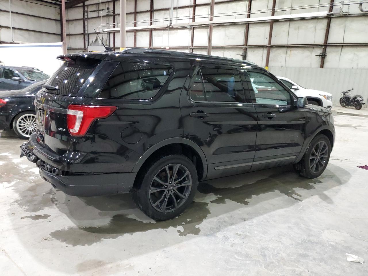 Ford Explorer Xlt Image 8