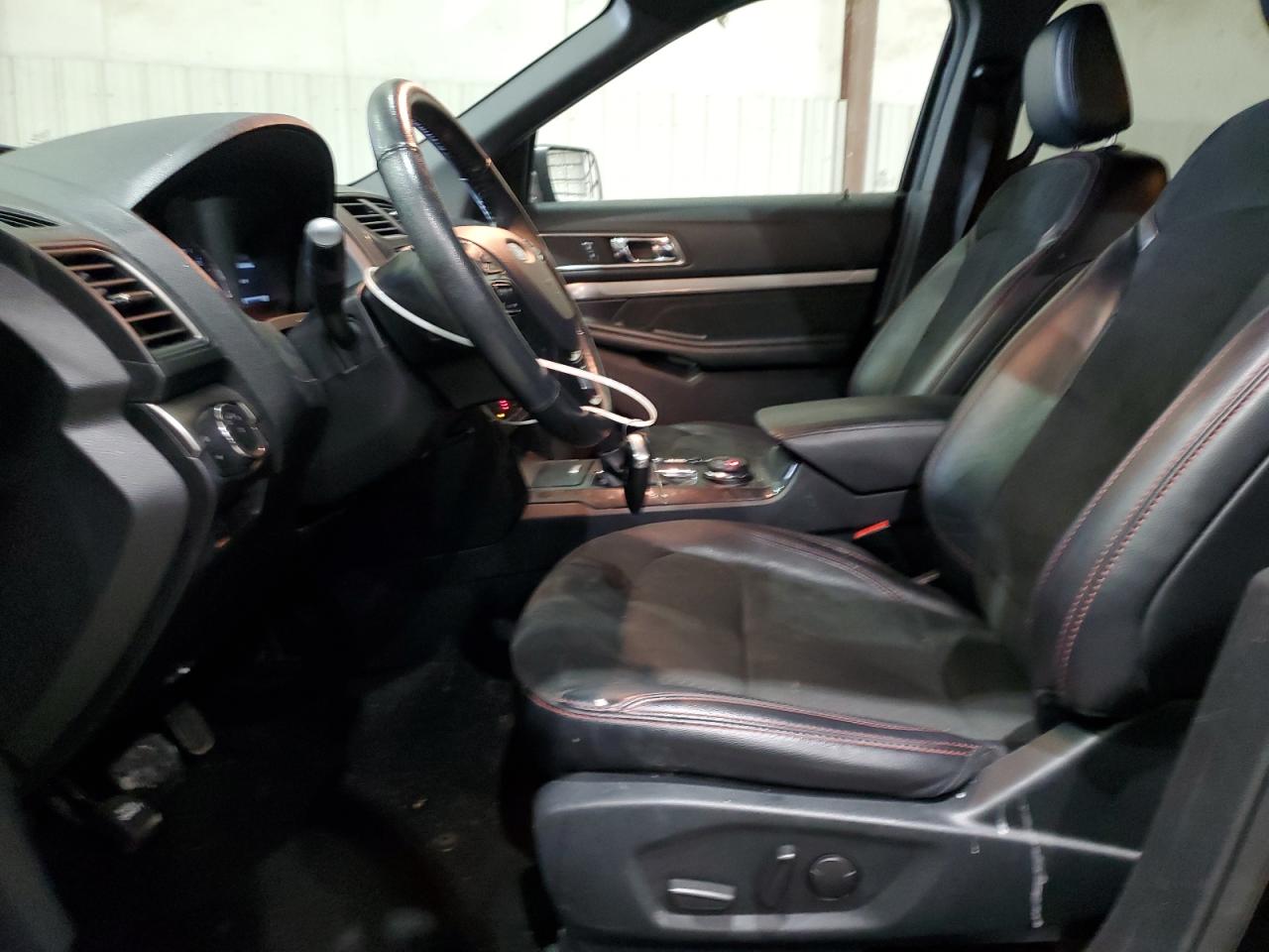 Ford Explorer Xlt Image 7