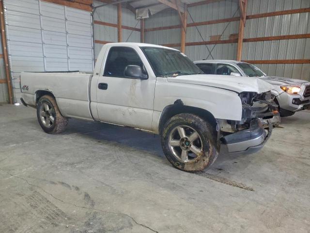 Chevrolet Silverado K1500 Image 3