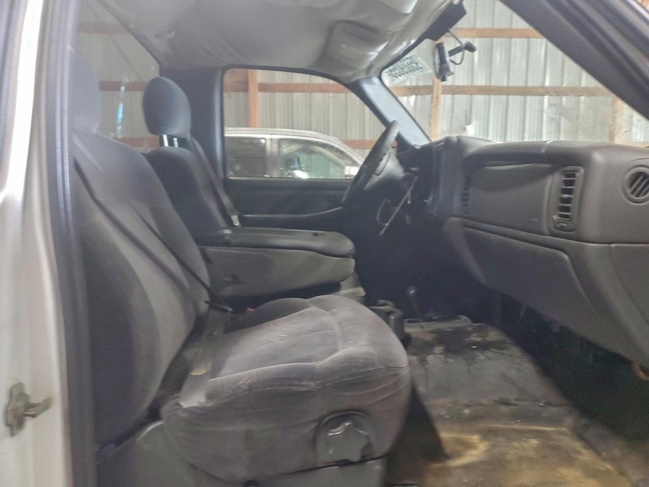 Chevrolet Silverado K1500 Image 5