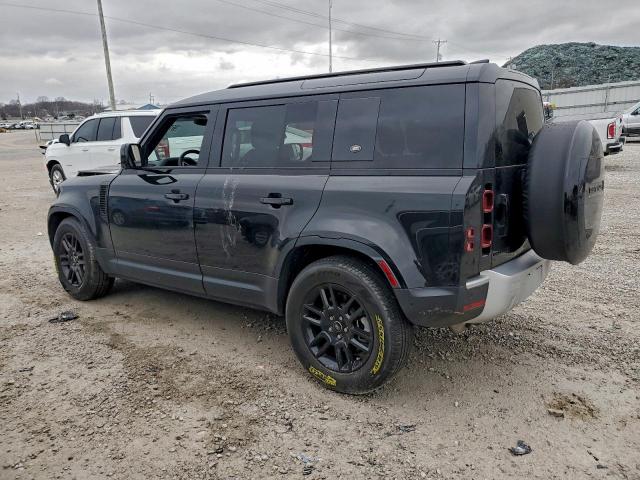 Land Rover Defender 110 S Image 2