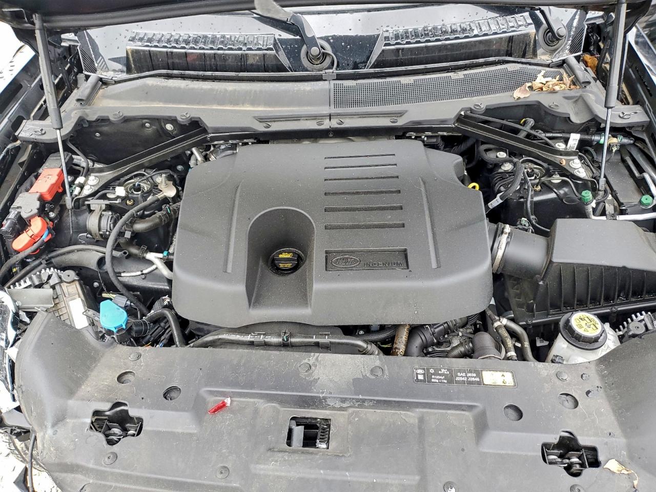 Land Rover Defender 110 S Image 7