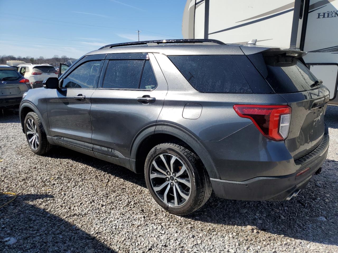 Ford Explorer St Image 2