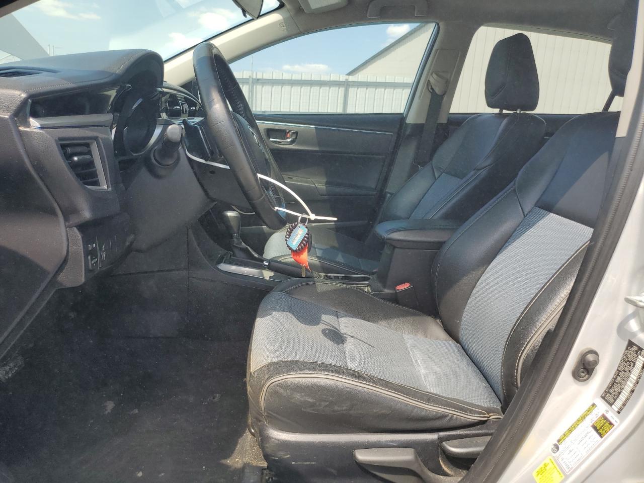 Toyota Corolla L Image 10