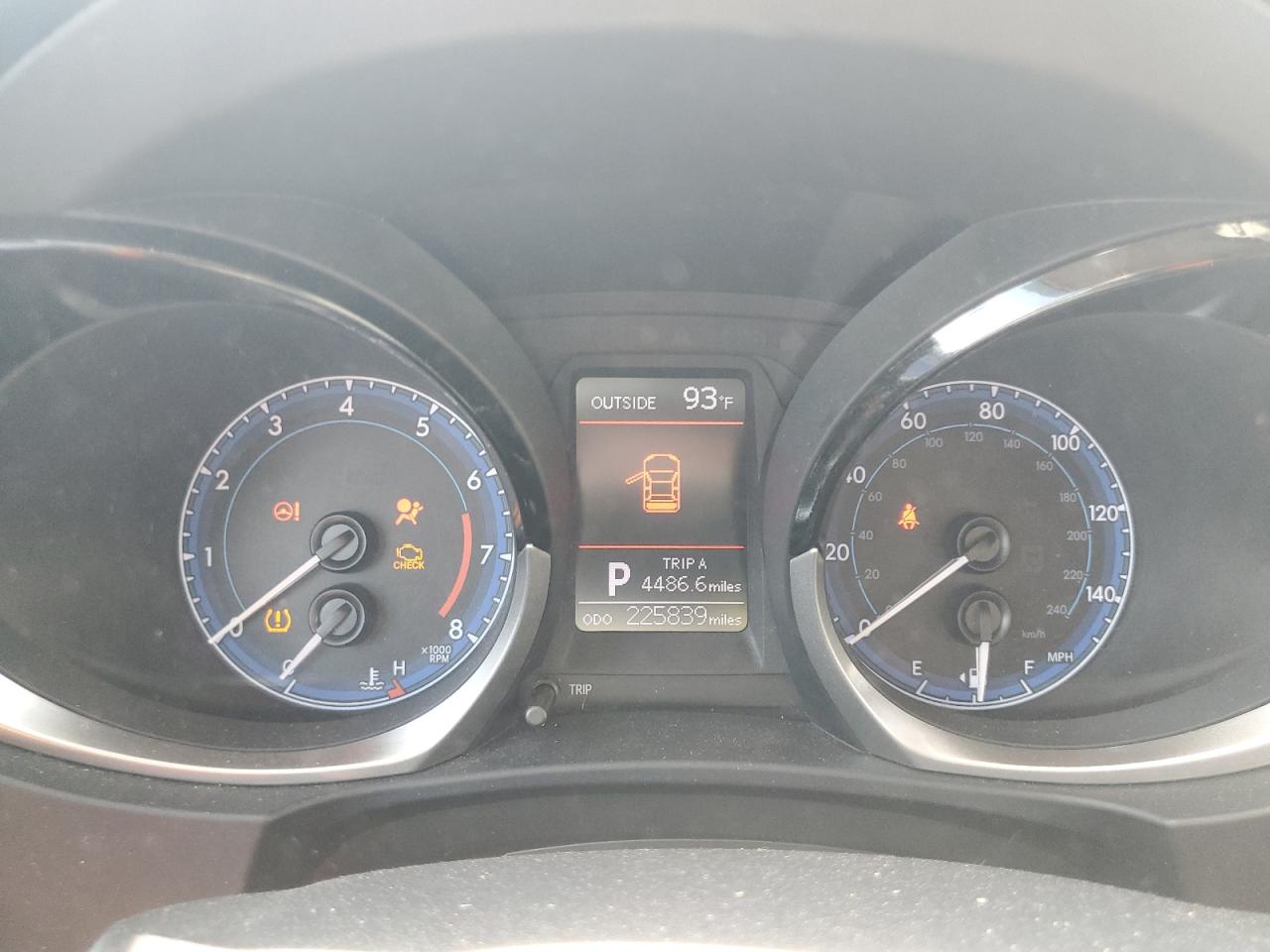 Toyota Corolla L Image 6