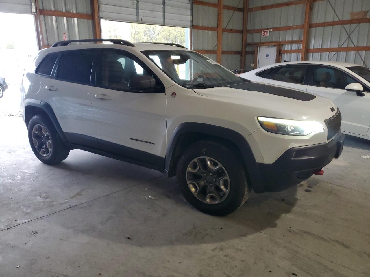 Jeep Cherokee Trailhawk Image 6