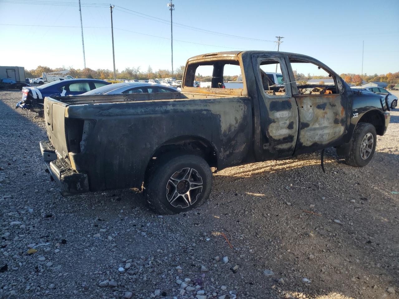 Nissan Titan Xe Image 2