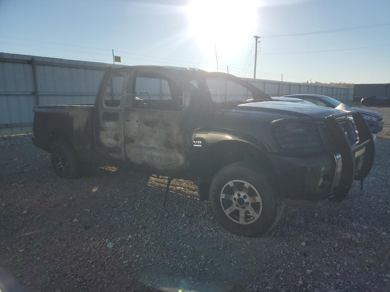 Nissan Titan Xe Image 3