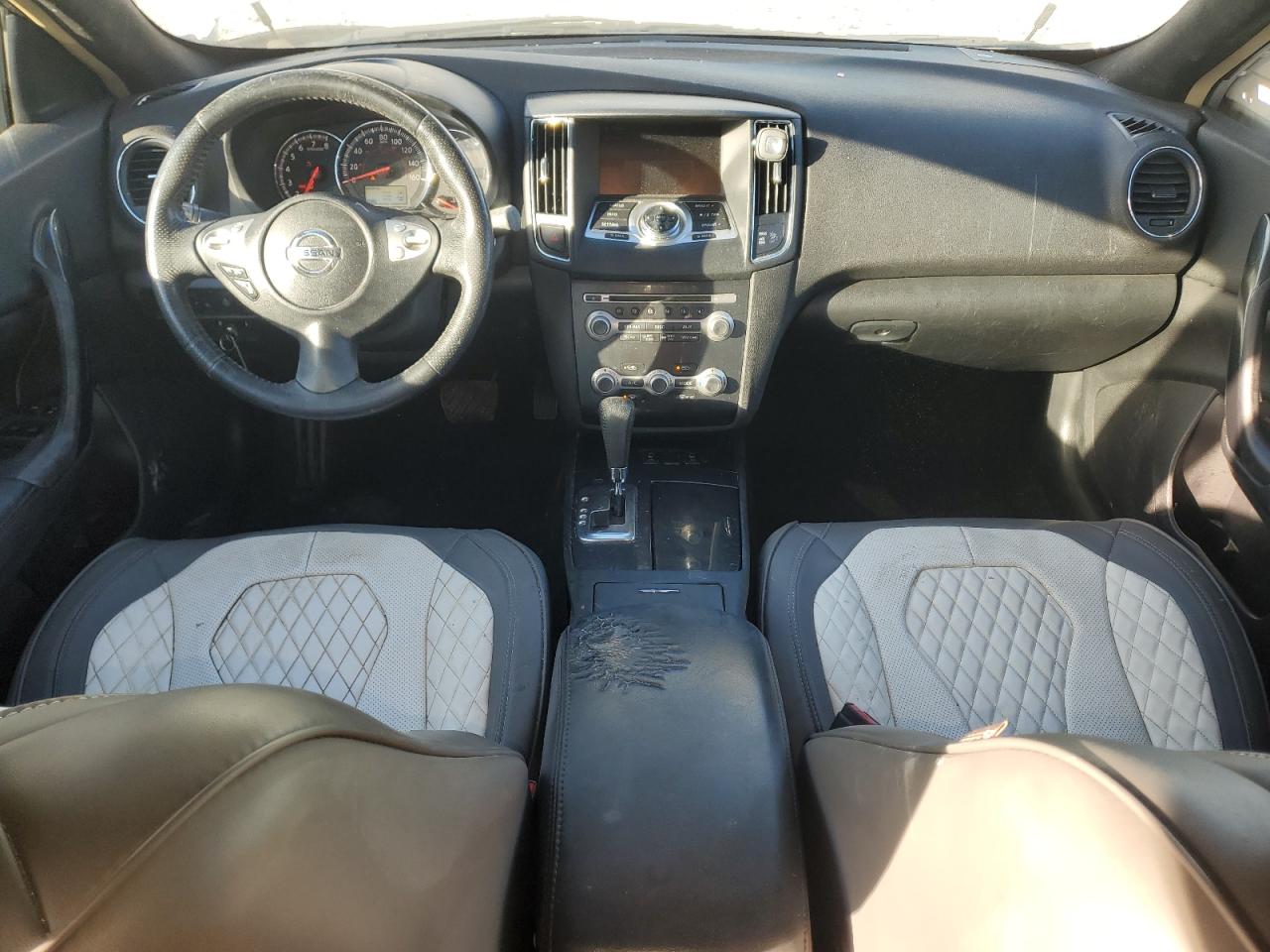 Nissan Maxima S Image 8