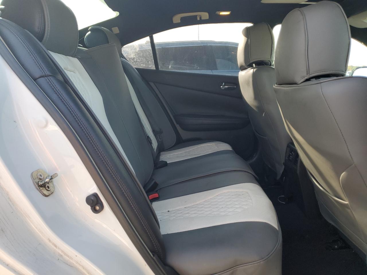 Nissan Maxima S Image 9