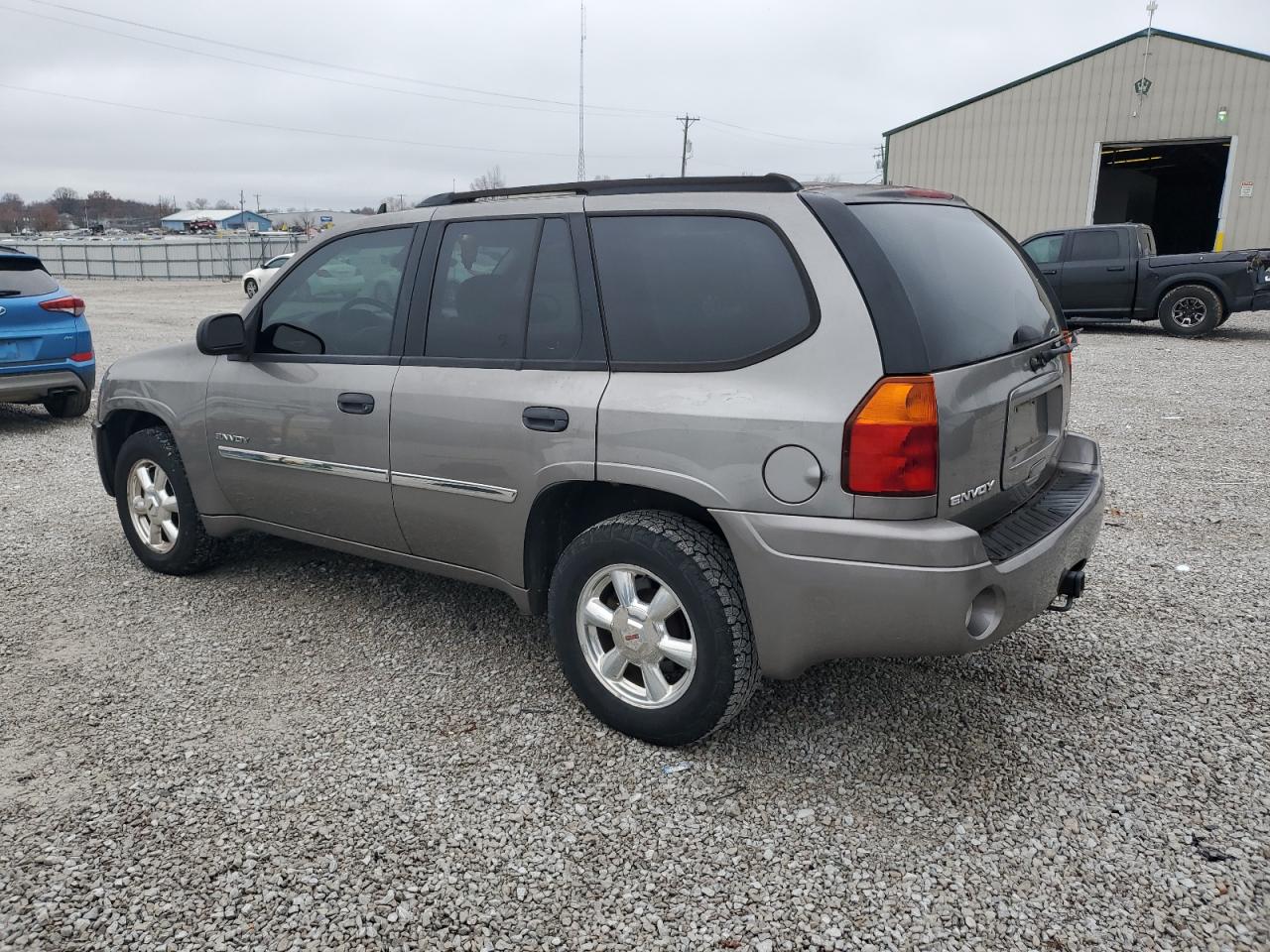 GMC Envoy Image 3