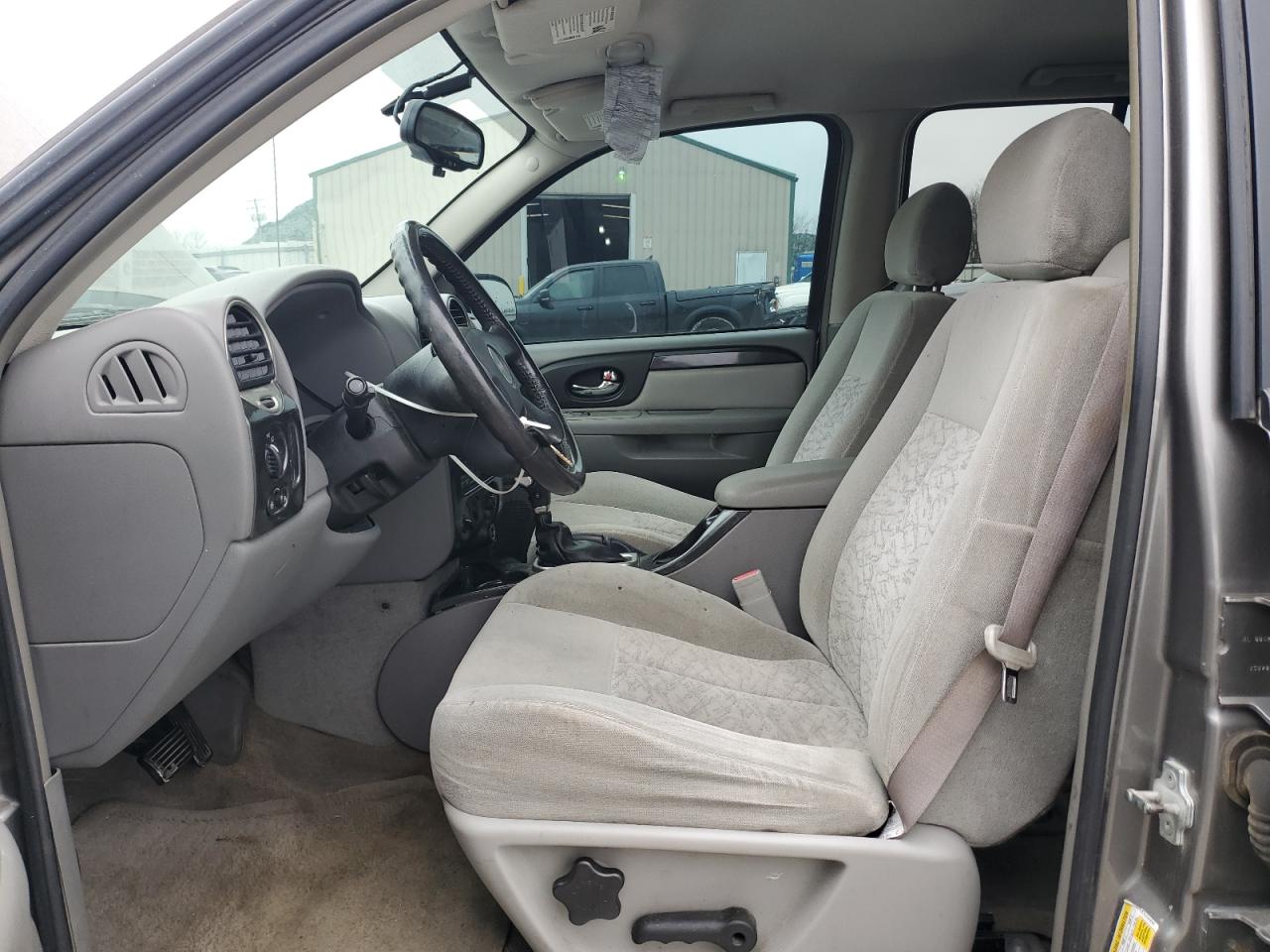 GMC Envoy Image 12