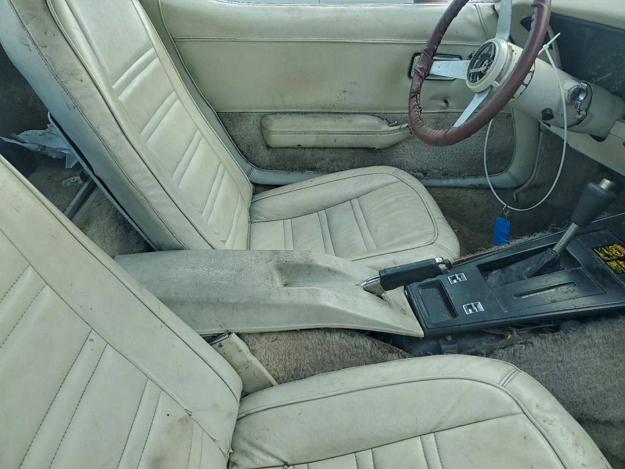 Chevrolet Corvette Image 11