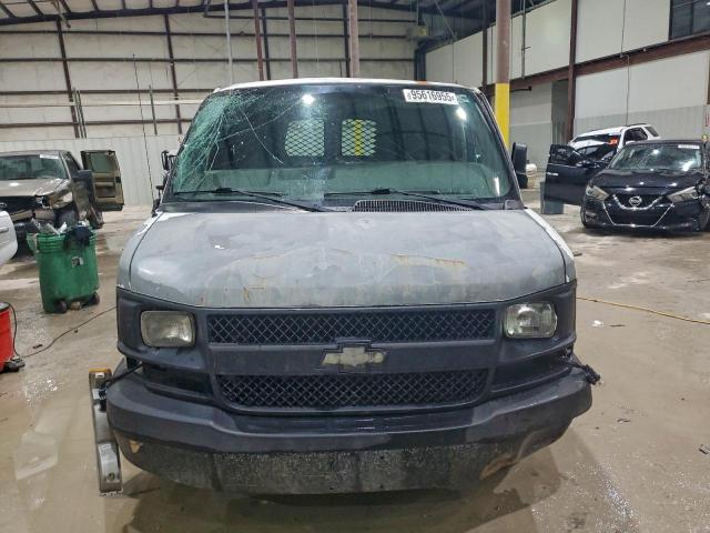 Chevrolet Express Image 10