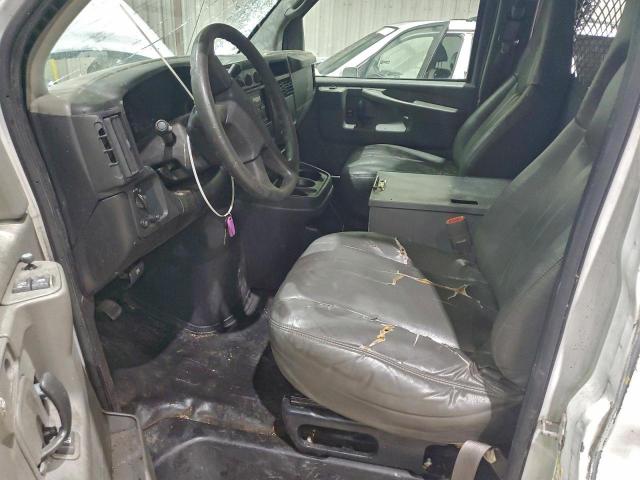 Chevrolet Express Image 4