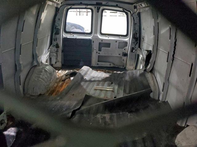 Chevrolet Express Image 13