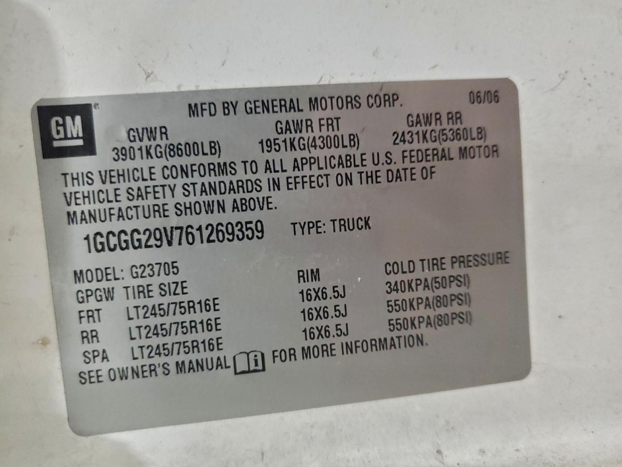 Chevrolet Express Image 2