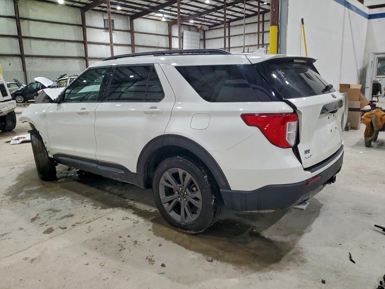 Ford Explorer Xlt Image 4