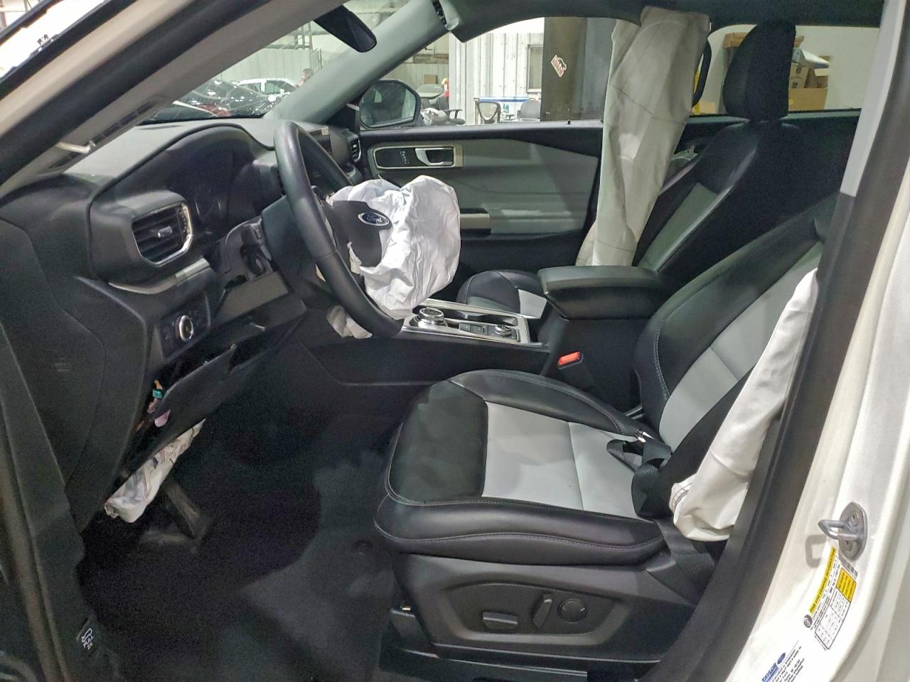 Ford Explorer Xlt Image 13