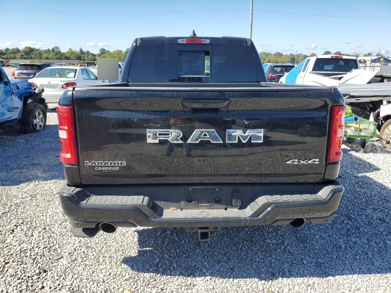 Ram 1500 Laramie Image 12