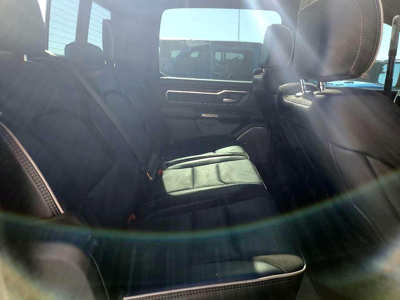 Ram 1500 Laramie Image 9