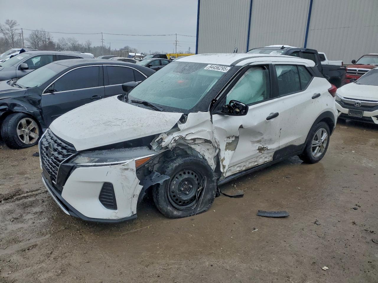 Nissan Kicks S Image 1