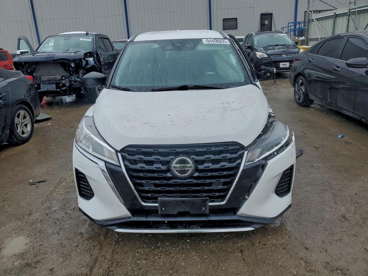 Nissan Kicks S Image 4