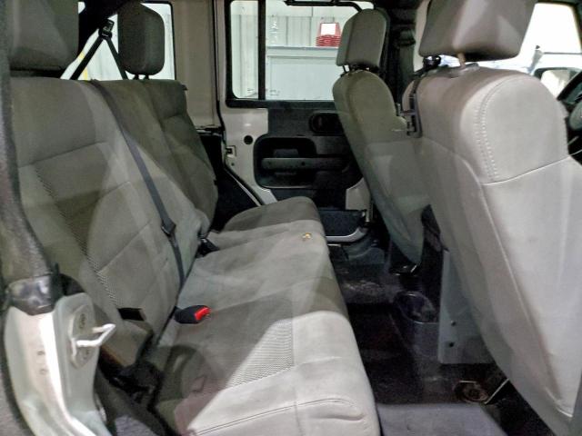 Jeep Wrangler Rubicon Image 12