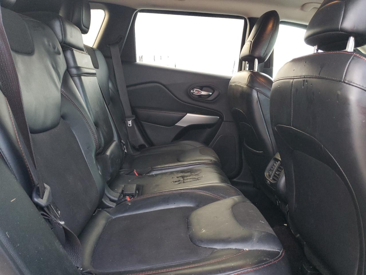 Jeep Cherokee Trailhawk Image 5