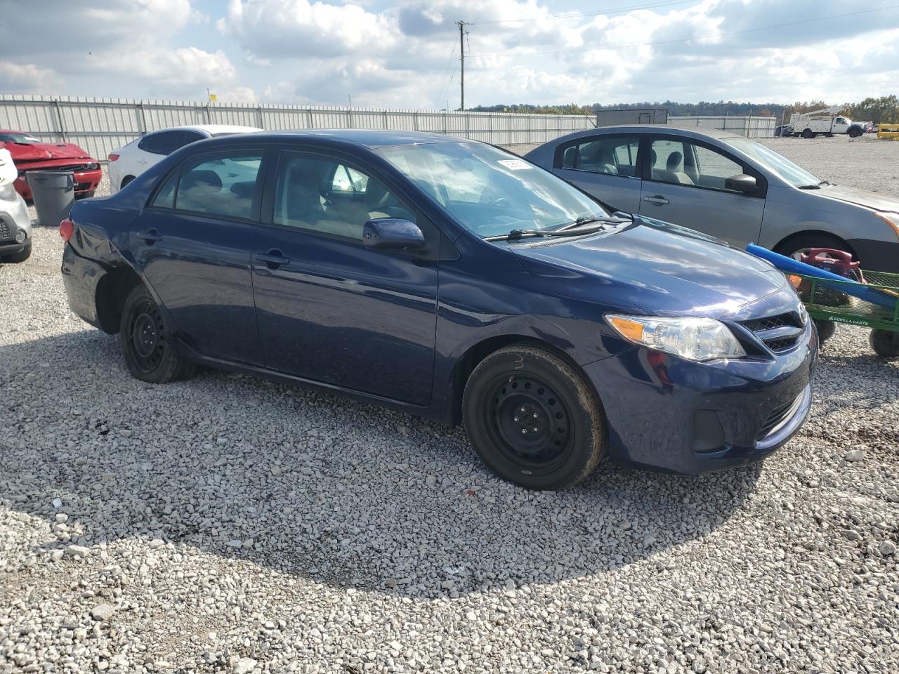 Toyota Corolla Base Image 2