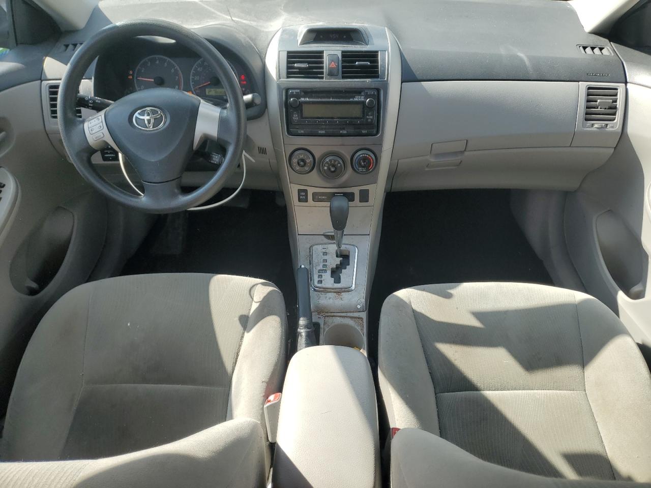 Toyota Corolla Base Image 6