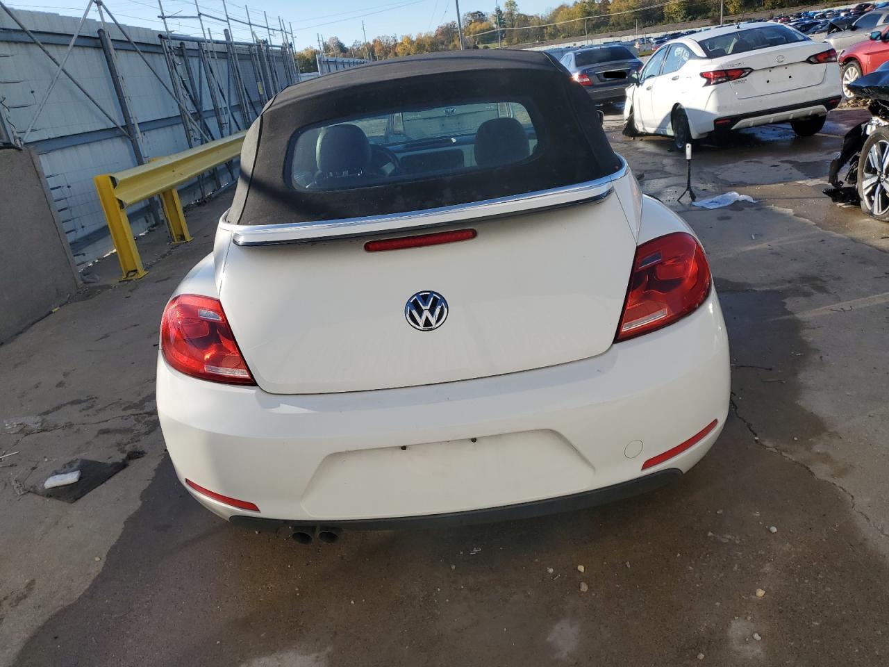 Volkswagen Beetle Image 7