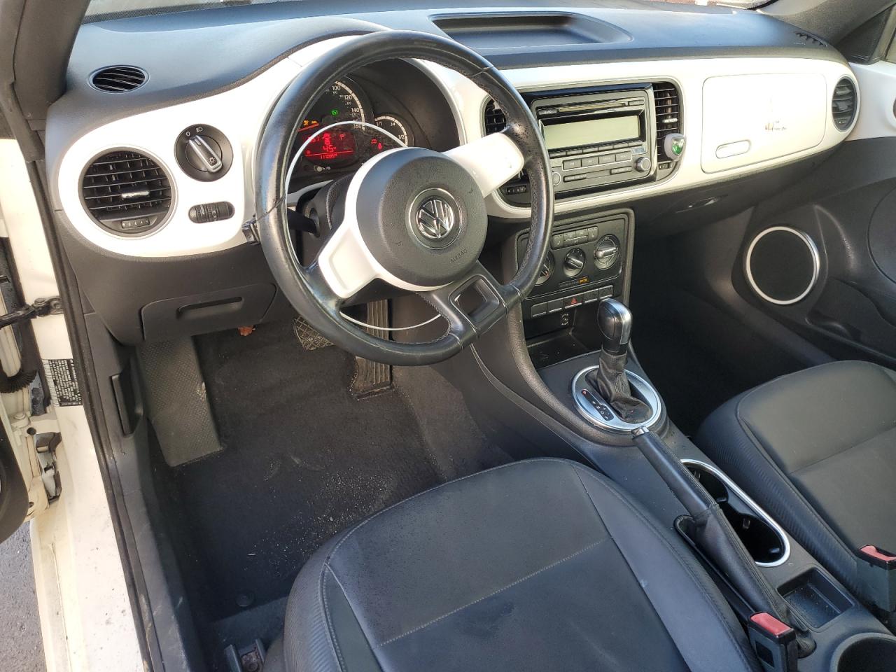 Volkswagen Beetle Image 4