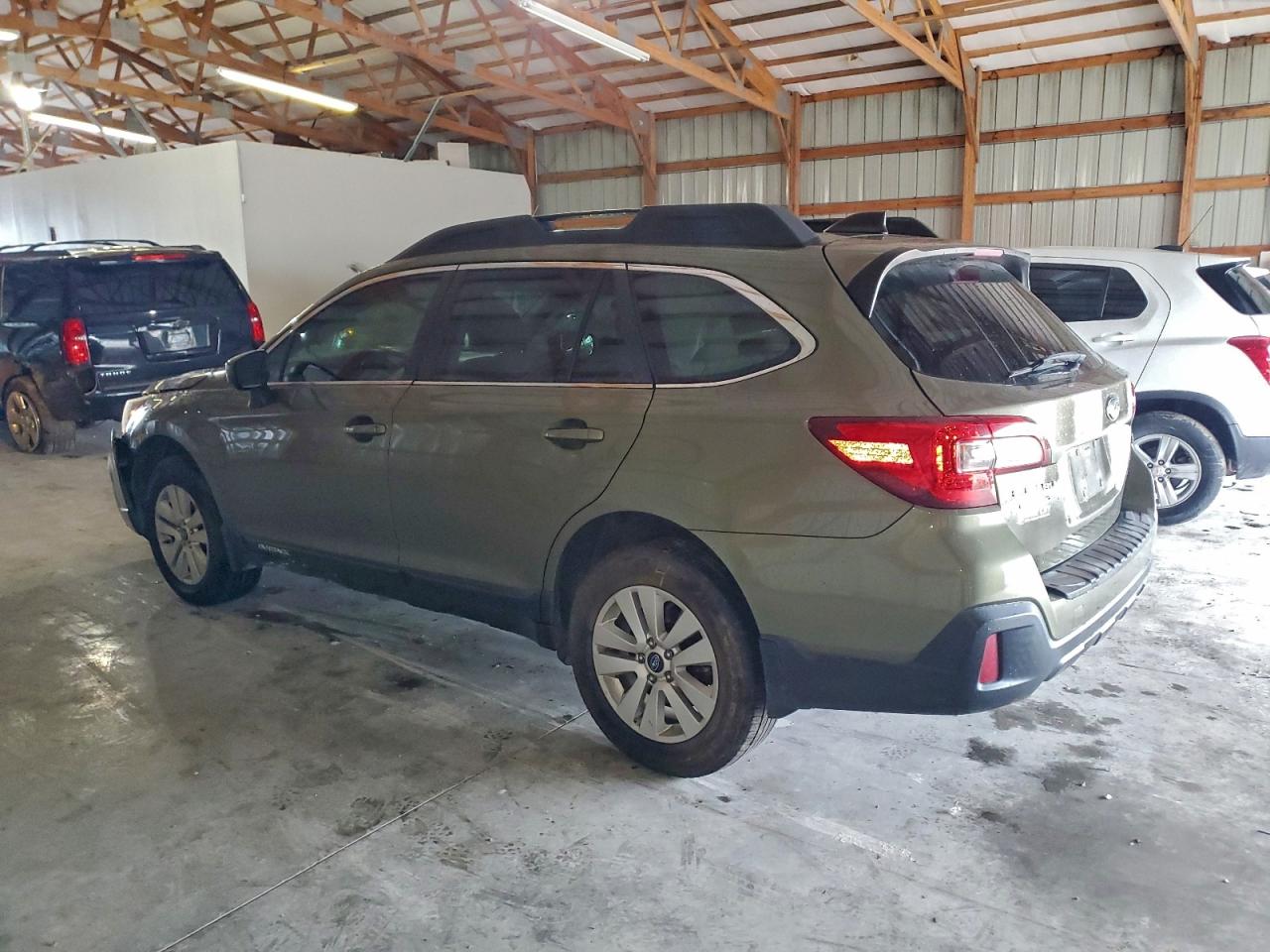 Subaru Outback 2.5i Premium Image 9