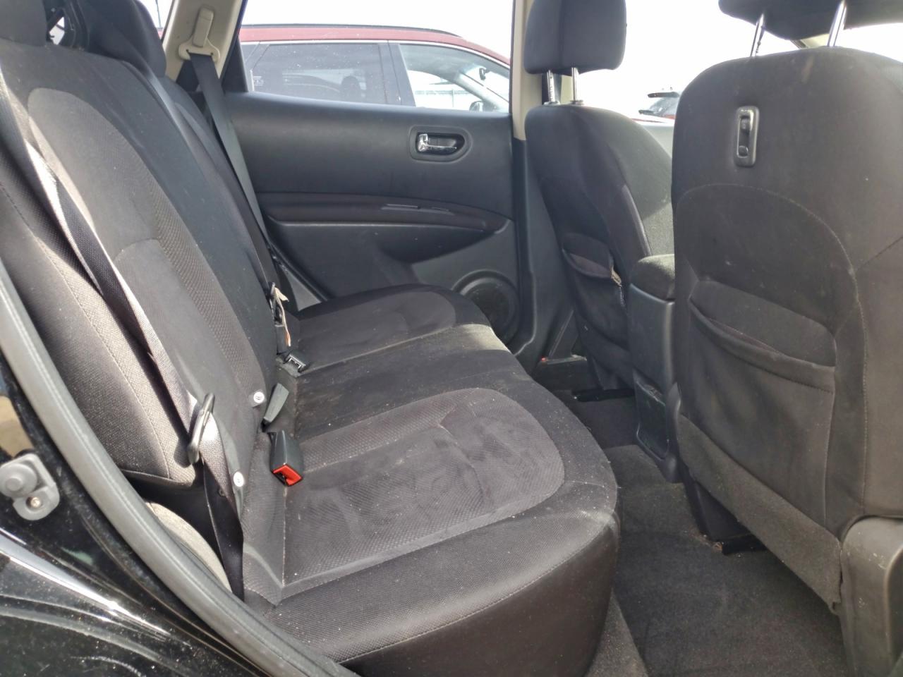 Nissan Rogue S Image 10