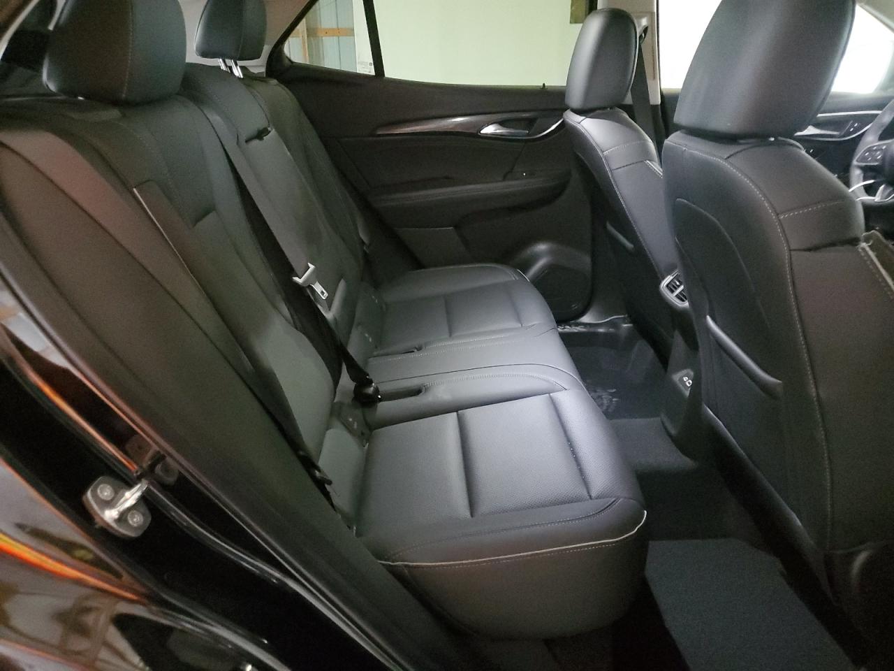 Buick Envision Essence Image 4