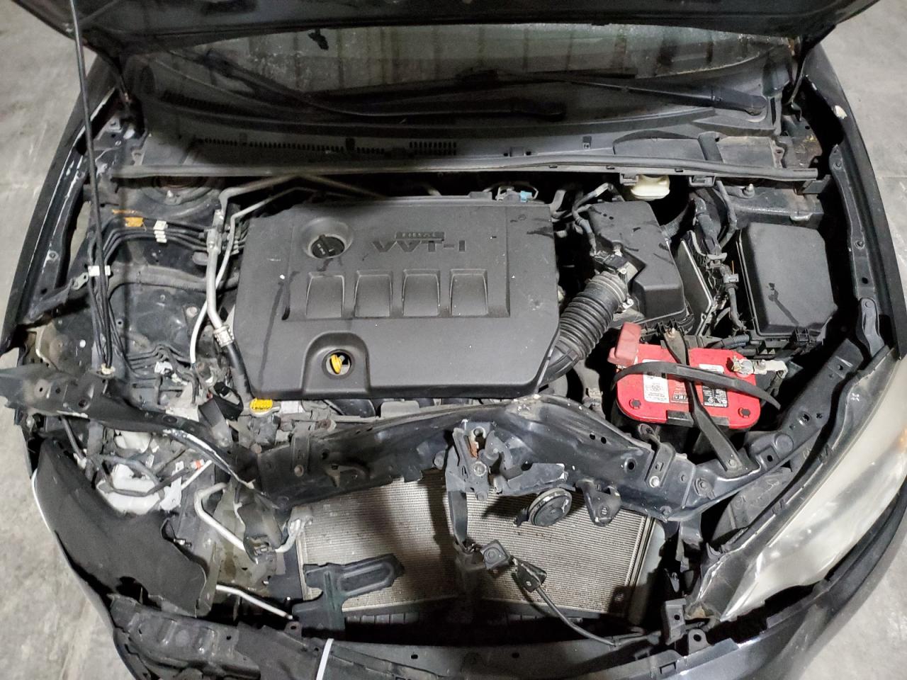 Toyota Corolla L Image 2