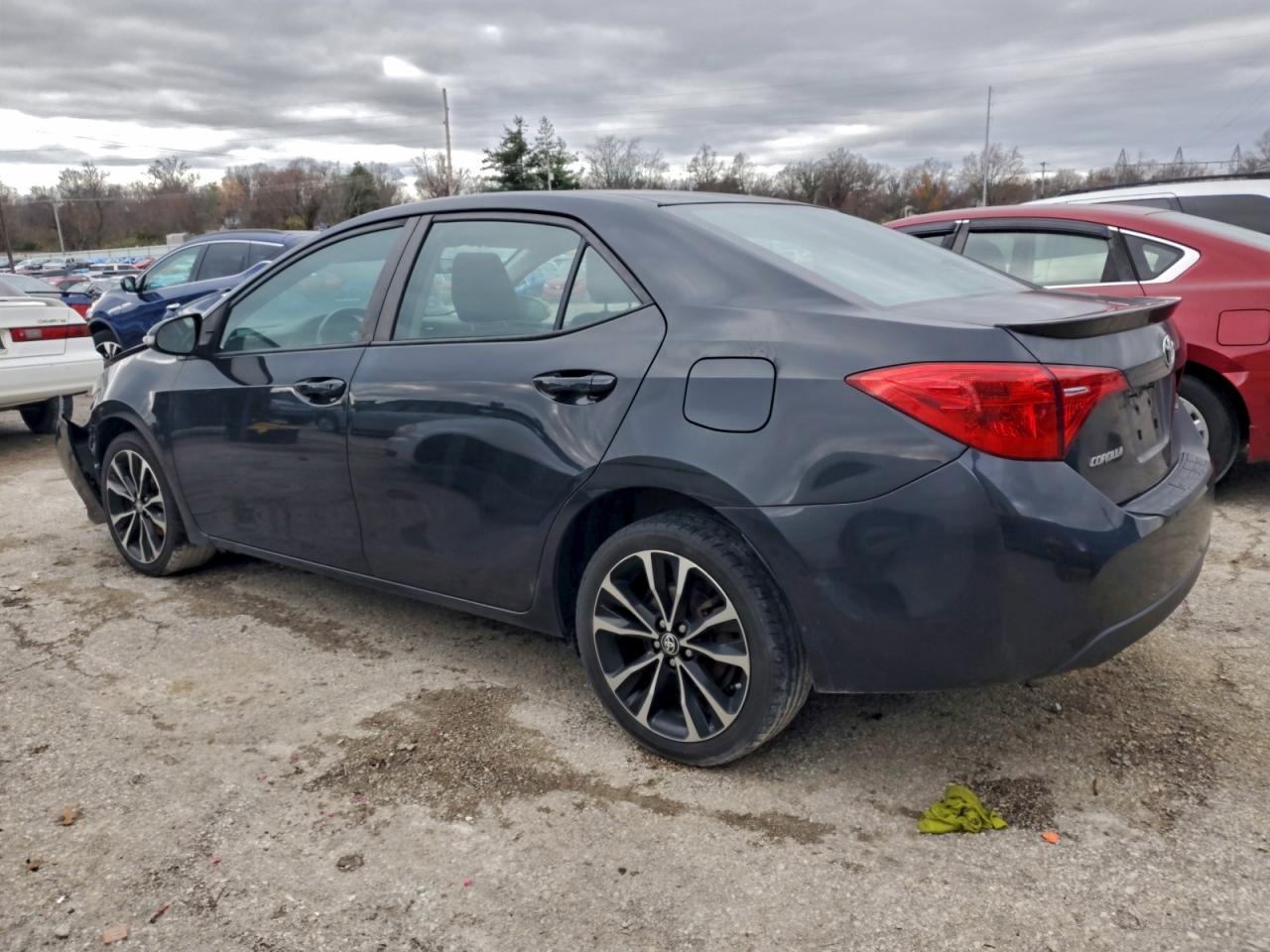 Toyota Corolla L Image 3