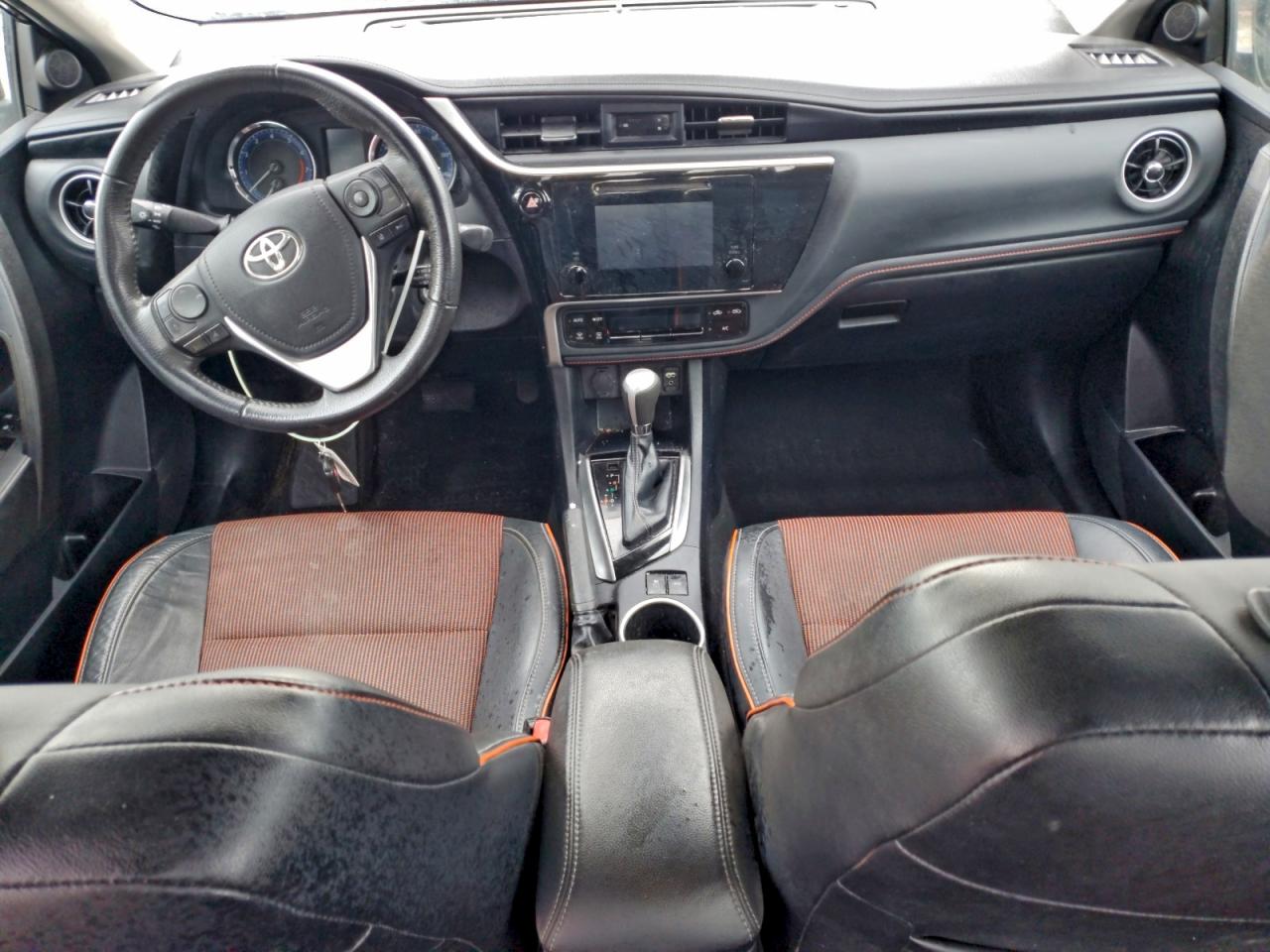 Toyota Corolla L Image 7