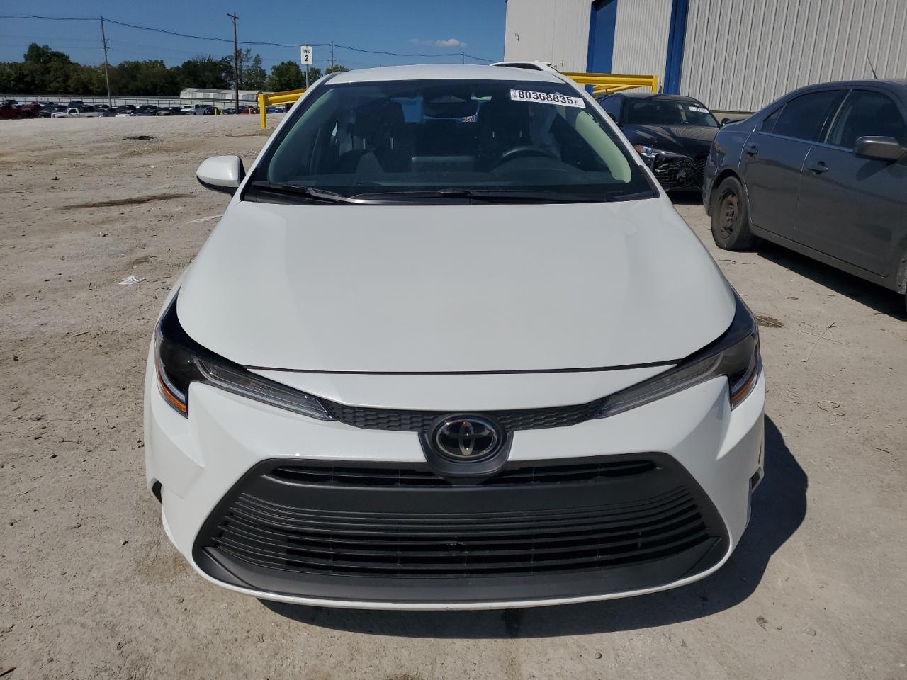 Toyota Corolla Le Image 2