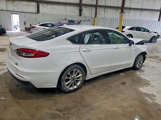 Ford Fusion Se Image 4